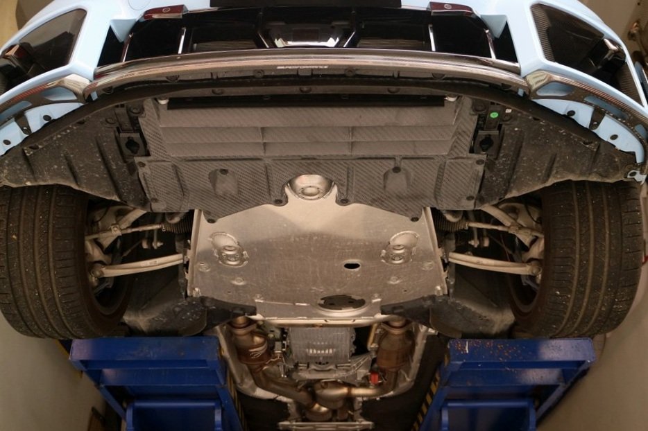 2023+ BMW M2 G87 Carbon Fiber Skid Plate